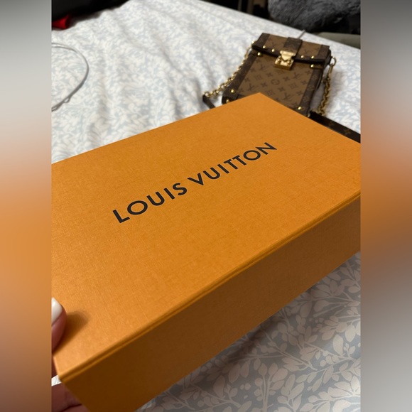 LV Reverse Monogram Vertical Trunk Pochette - Picture 10 of 10